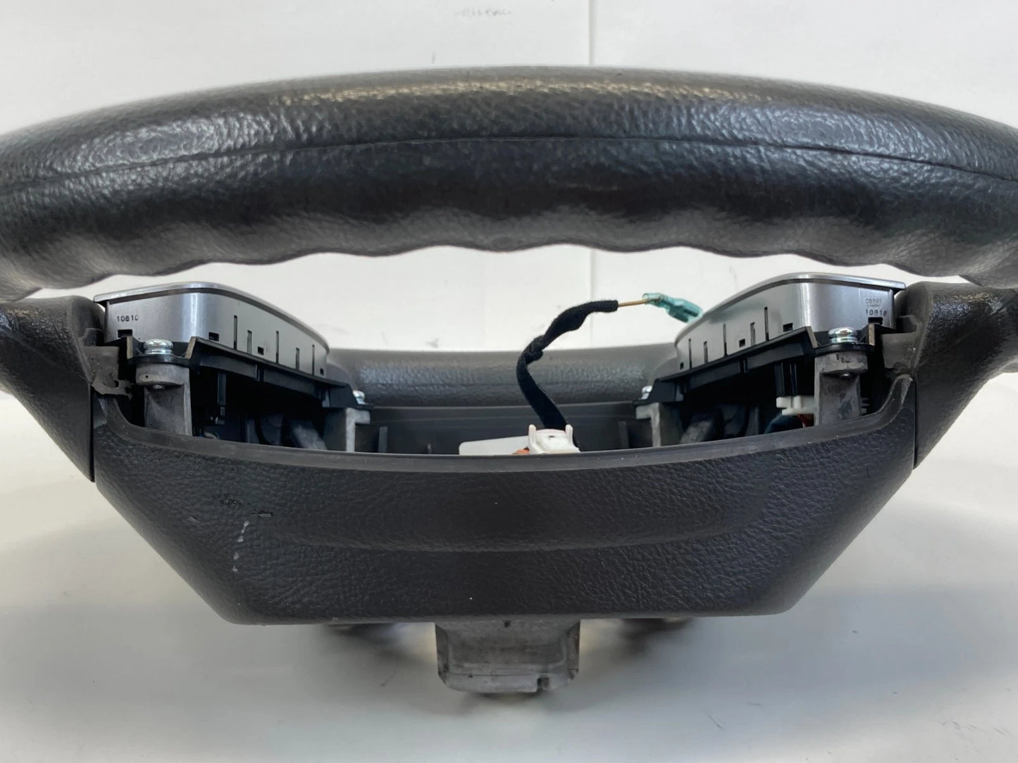 2010-2012 Hyundai Santa Fe Steering Wheel w/ Cruise & Audio Control Switches OEM