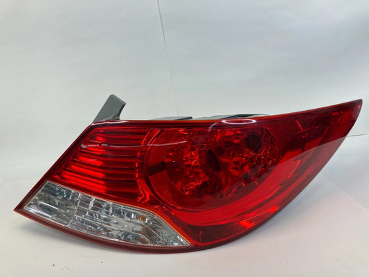 2012-2014 HYUNDAI ACCENT SEDAN RIGHT PASSENGER SIDE REAR TAIL LIGHT ASSEMBLY OEM