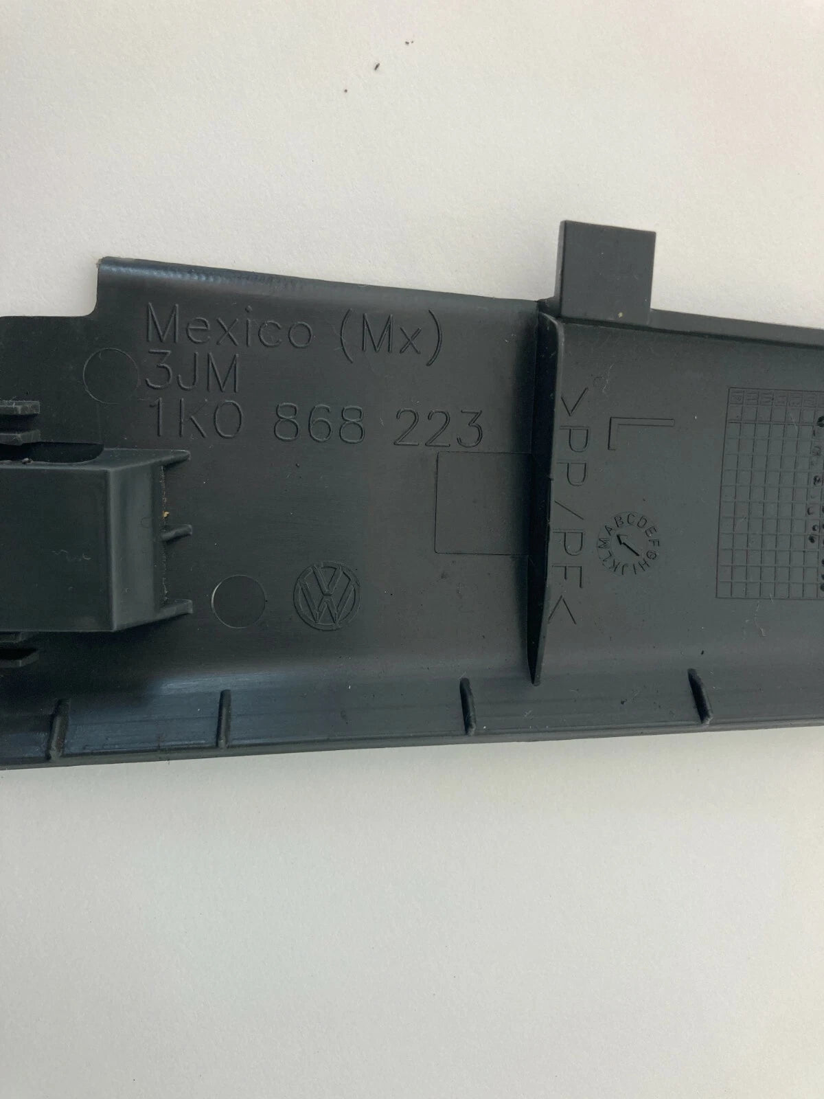 05-10 VOLKSWAGEN JETTA 06-09 RABBIT FRONT LEFT SIDE LOWER A PILLAR TRIM LINING