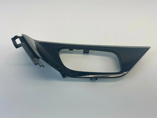13-18 NISSAN ALTIMA SEDAN FRONT RIGHT SIDE INNER DOOR HANDLE BEZEL TRIM 80964-3T