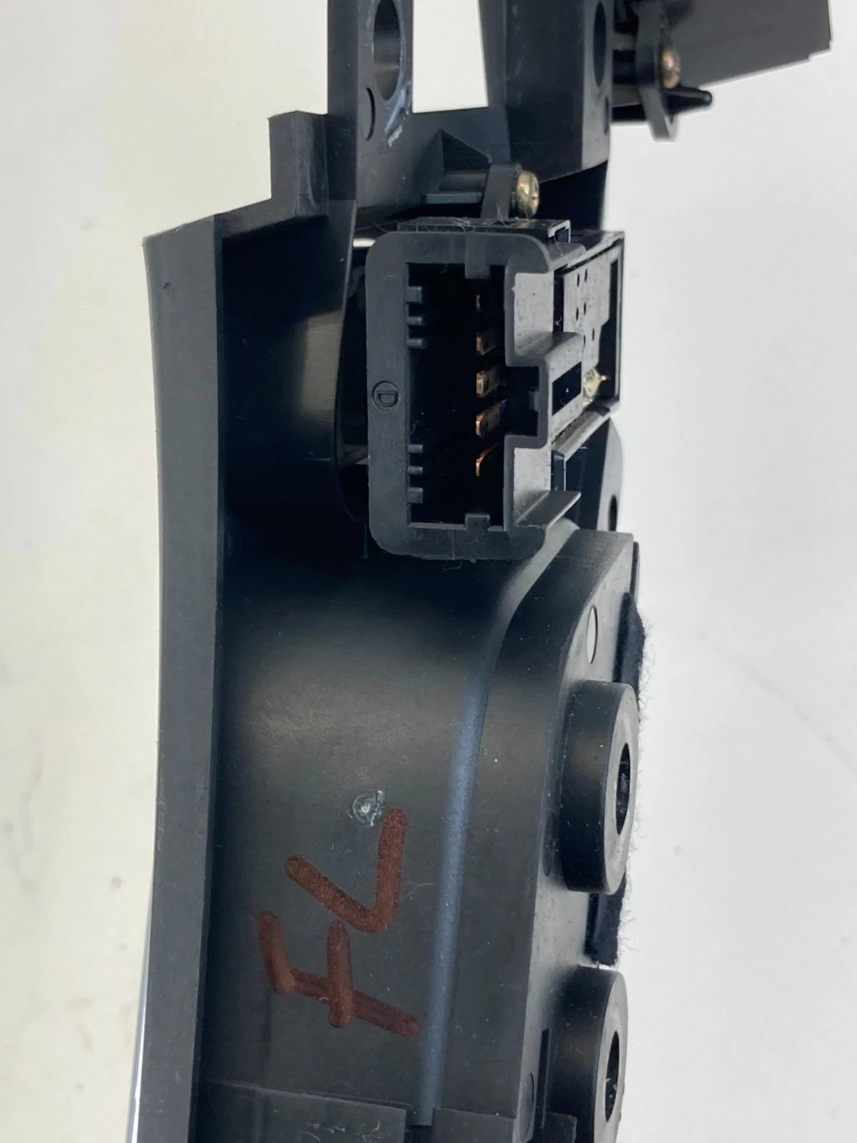 04-08 ACURA TL FRONT LEFT INNER DOOR HANDLE W TRIM PANEL MOLDING 83550SEPAA01026