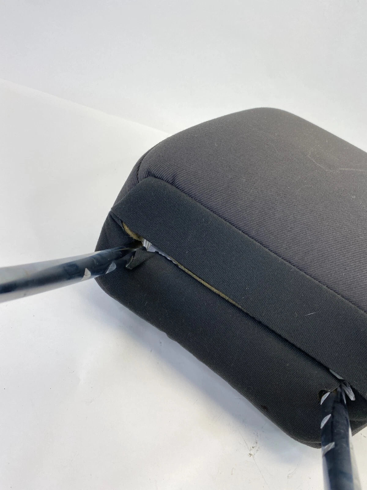 2014-2019 FORD FIESTA FRONT LEFT DRIVER SIDE SEAT HEADREST HEAD REST OEM