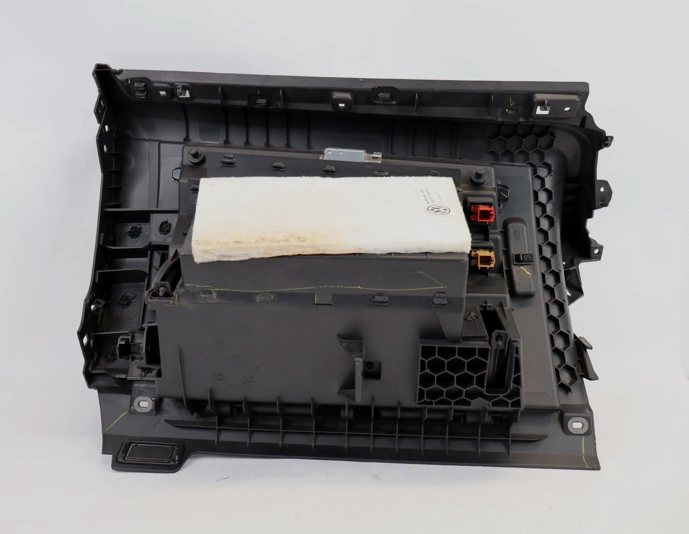2012-2019 VOLKSWAGEN PASSAT DASH GLOVE BOX STORAGE COMPARTMENT 561857097 OEM