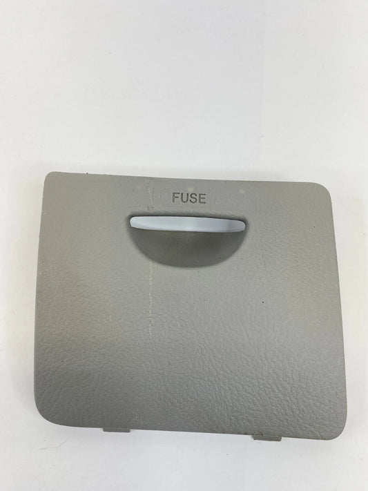 2004-2009 KIA SPECTRA DASH INSTRUMENT PANEL FUSE BOX ACCESS COVER DOOR LID PANEL