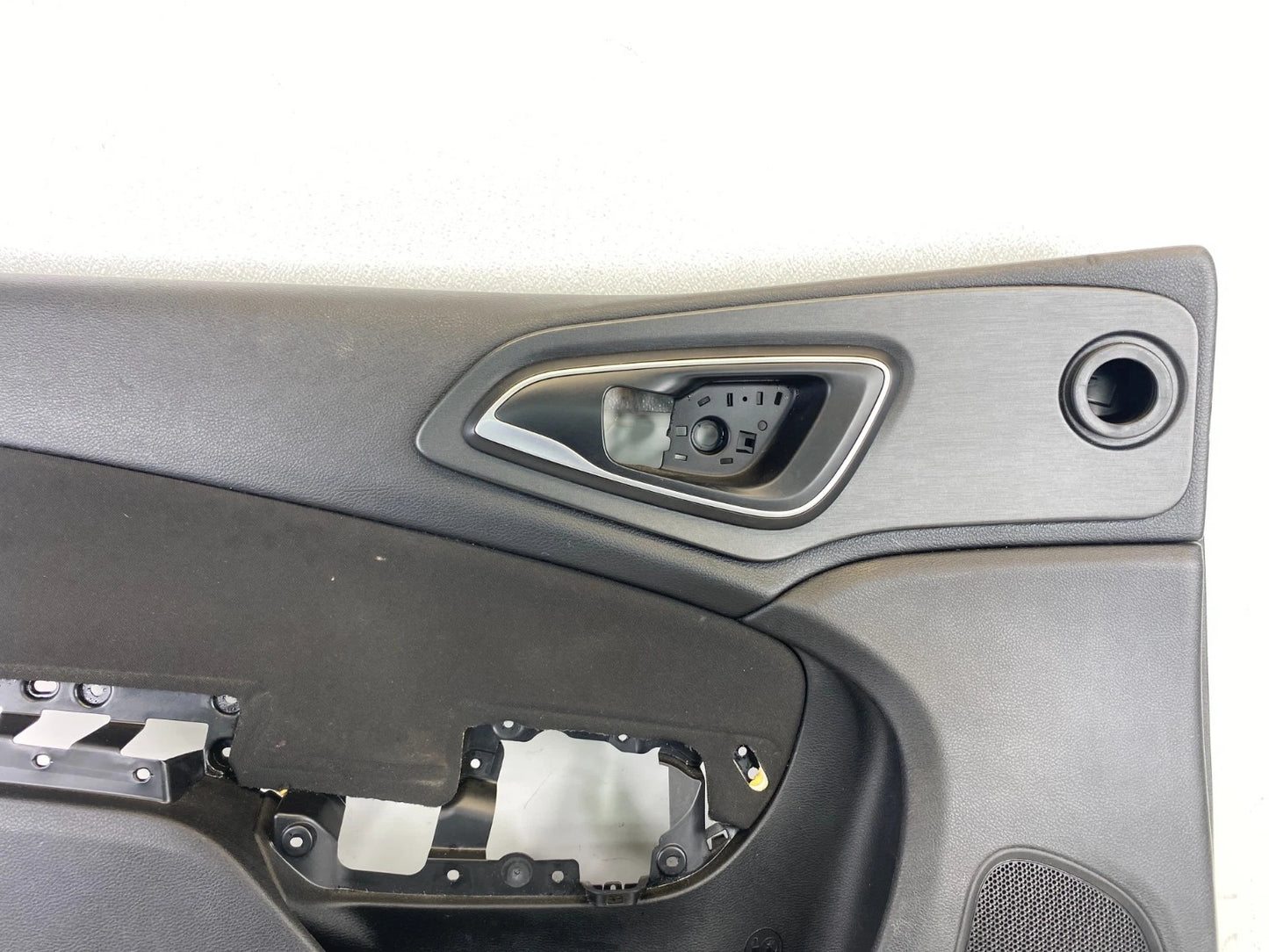 2015-2017 CHRYSLER 200 FRONT LEFT SIDE INTERIOR DOOR PANEL ASSEMBLY 5MC31DX9AB