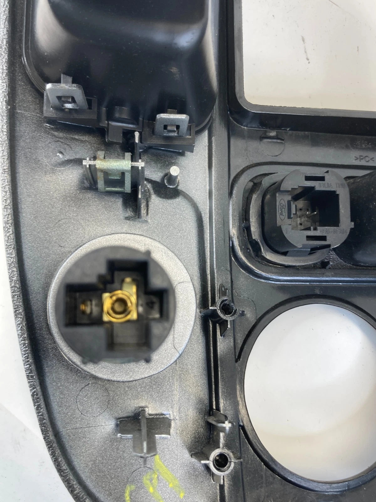 05-07 MERCURY MARINER CENTER DASH TRIM RADIO BEZEL CLIMATE CONTROL PANEL OEM