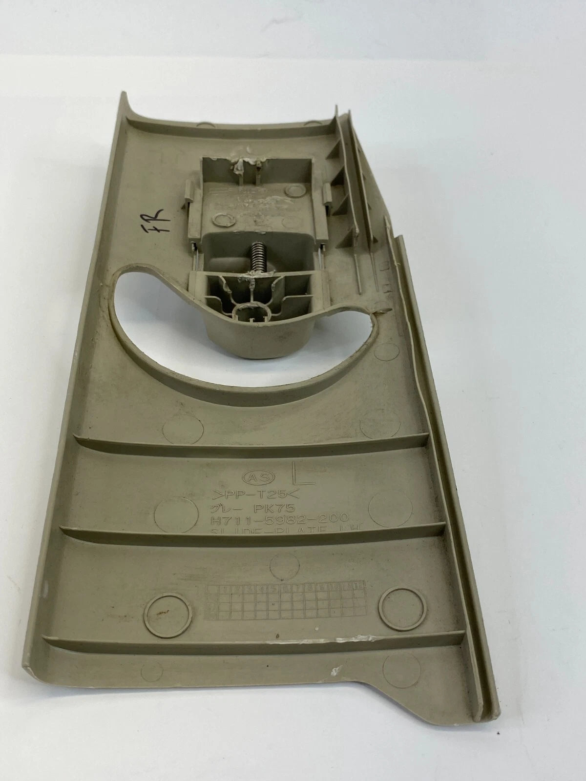 07 08 INFINITI G35 FRONT LEFT PILLAR UPPER SEAT BELT ADJUSTER TRIM H711-5982-200
