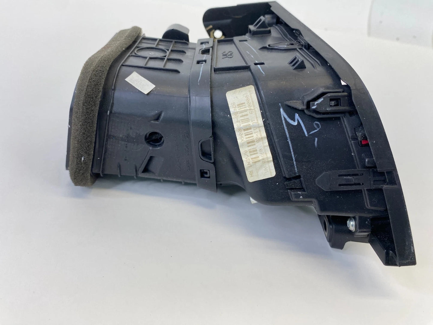 2017 2018 HYUNDAI ELANTRA OUTER DASH RIGHT PASSENGER A/C AIR VENT USA BUILT OEM
