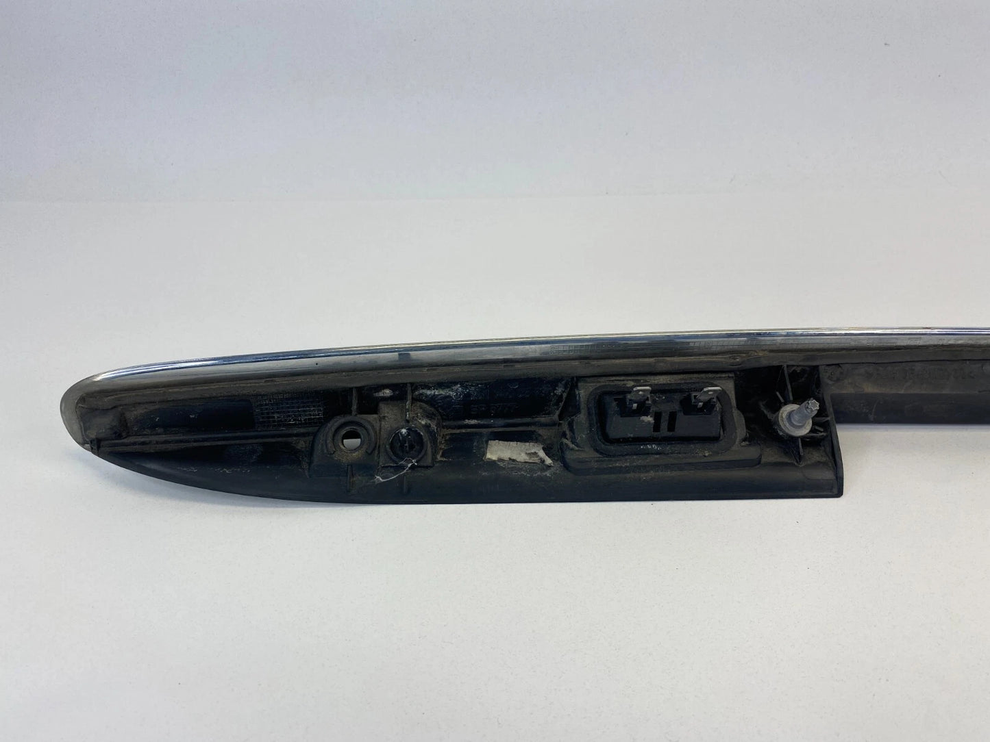 2007-2012 MERCEDES R350 TRUNK LIFTGATE HANDLE TRIM LICENSE PLATE MOLDING CHROME