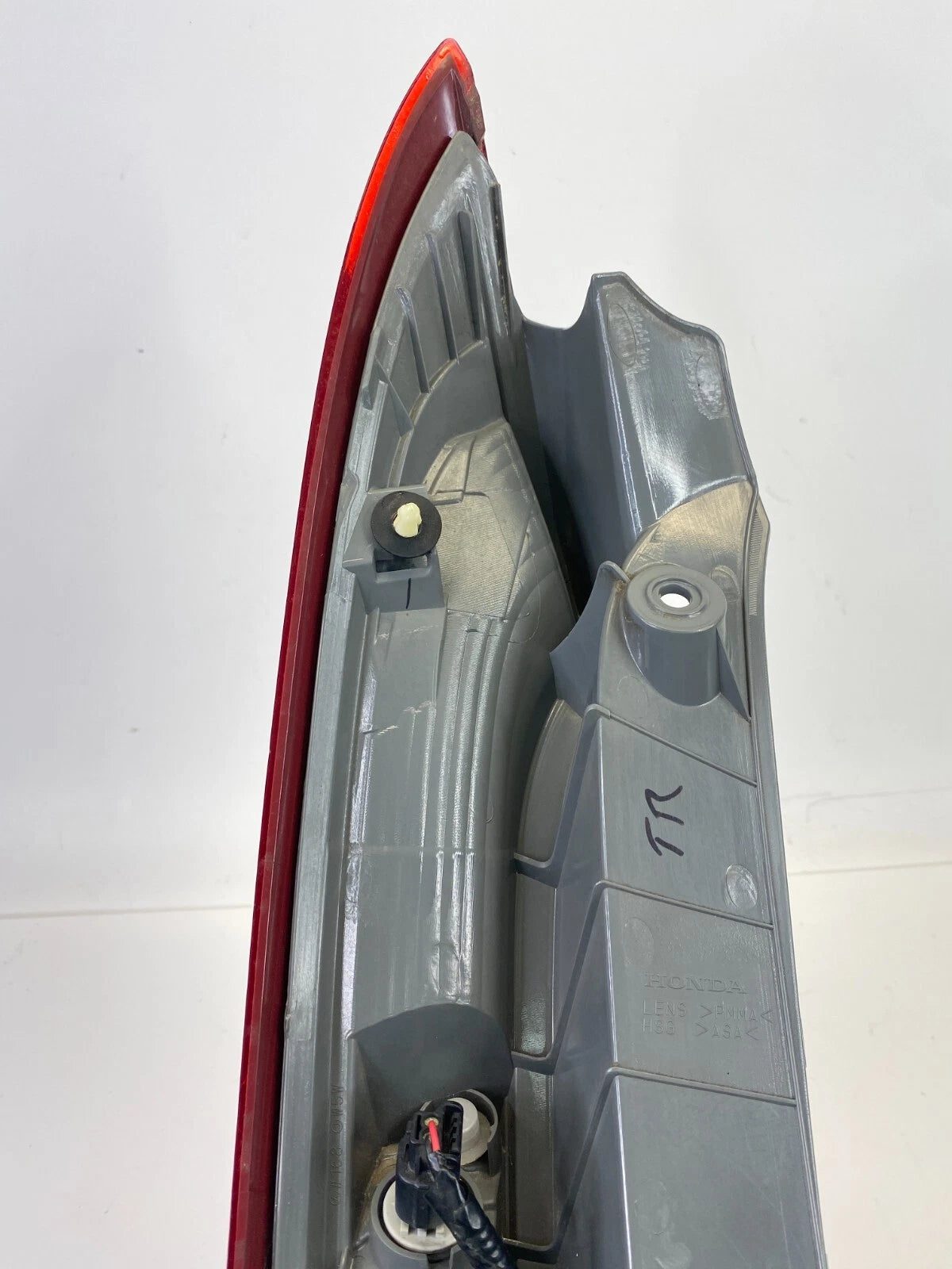 2012-2014 HONDA CR-V REAR RIGHT PASSENGER SIDE UPPER TAIL LIGHT TAILLIGHT ASSY