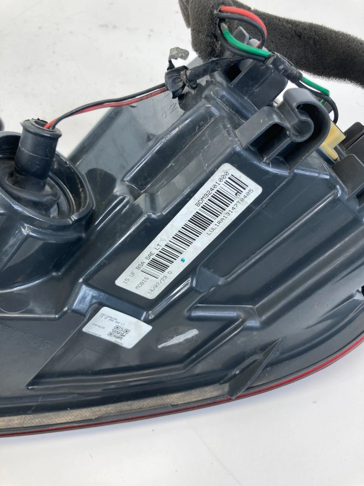 2015-2017 Chrysler 200 Rear Left Side Stop Turn Tail Light Lamp 68110361AA OEM