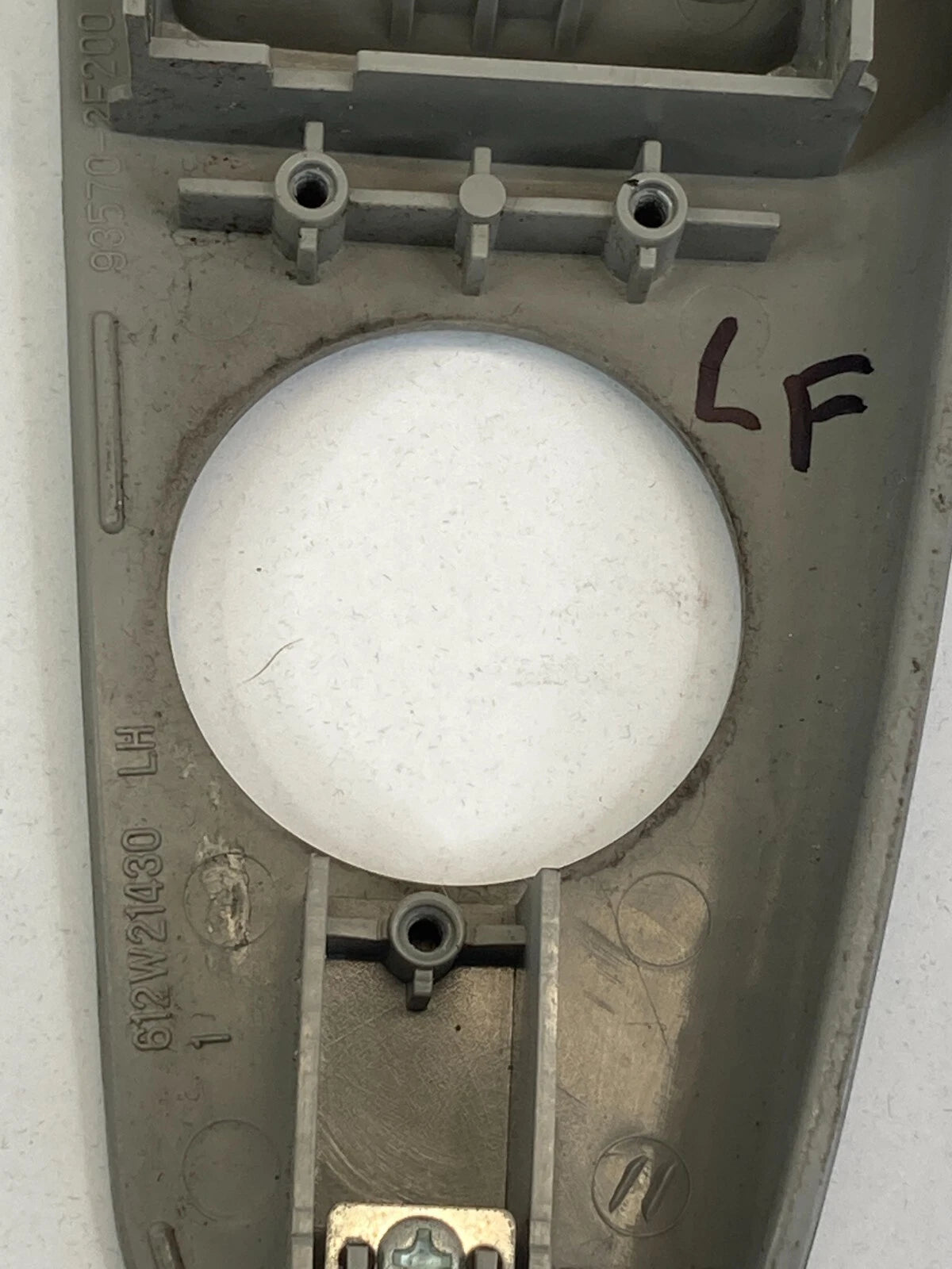 2004-2009 KIA SPECTRA FRONT LEFT DOOR SIDE WINDOW SWITCH COVER TRIM BEZEL OEM