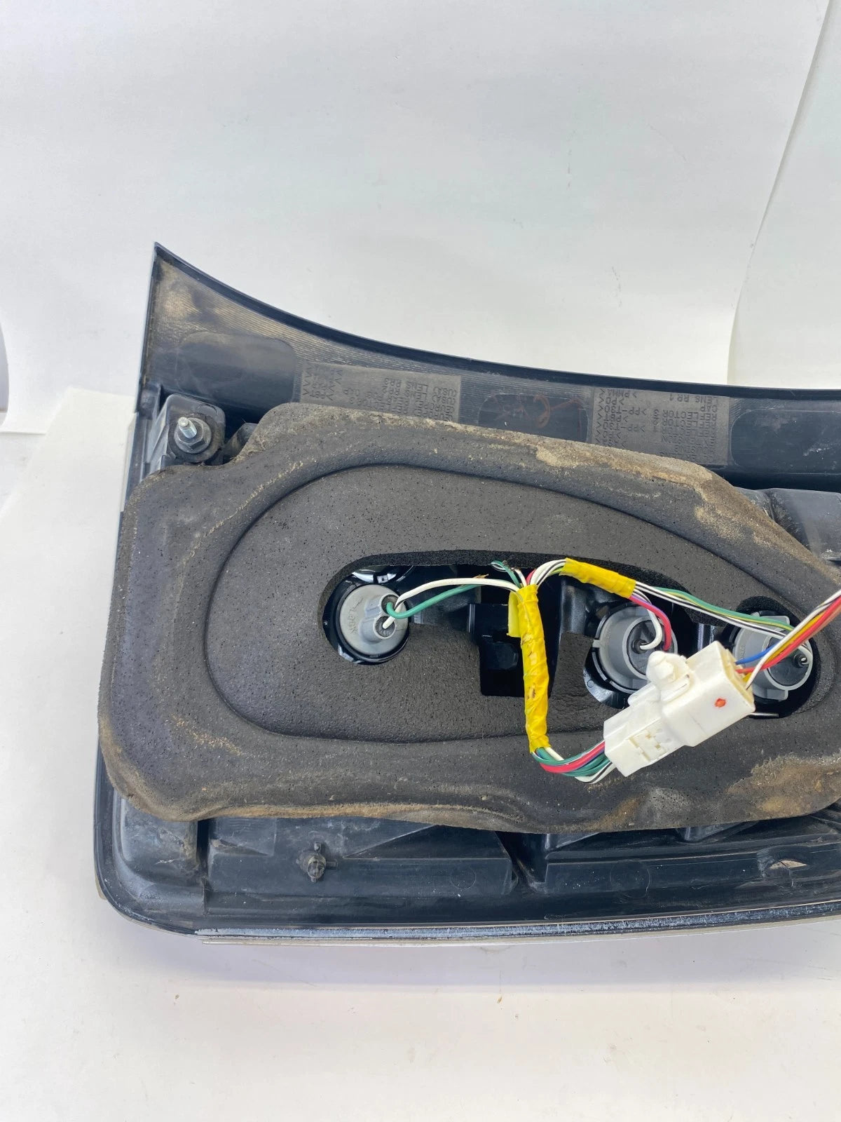 06-09 TOYOTA PRIUS REAR LEFT DRIVER SIDE TAIL LIGHT LAMP TAILLIGHT AIP2R3ST OEM