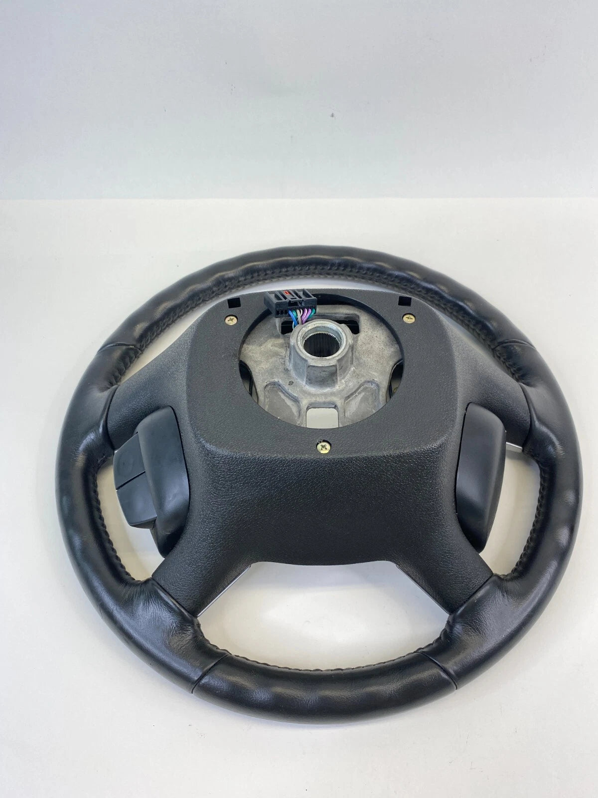 09-12 CHEVY TRAVERSE STEERING WHEEL W/ CRUISE CONTROLS & RADIO STEREO SWITCHES