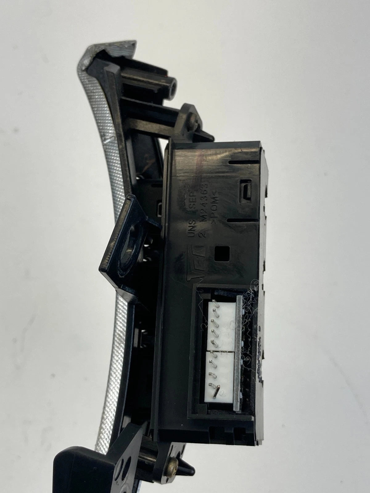 04-08 Acura TL Front Left Inner Door Handle w Trim Panel Molding 83550SEPAA01026