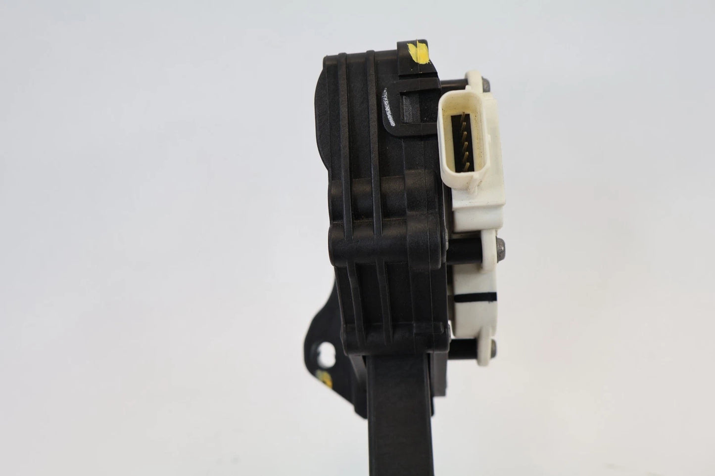 2012-2020 CHEVROLET SONIC 1.8L GAS ACCELERATOR PEDAL ASSEMBLY OEM 96858781