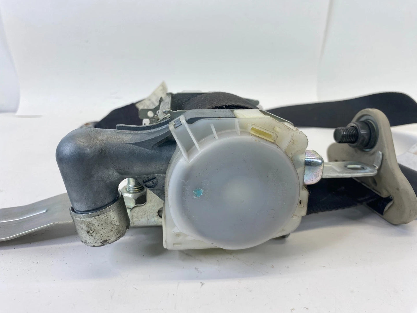 2005 2006 INFINITI G35 SEDAN FRONT LEFT DRIVER SEAT BELT RETRACTOR 7M4800-P OEM