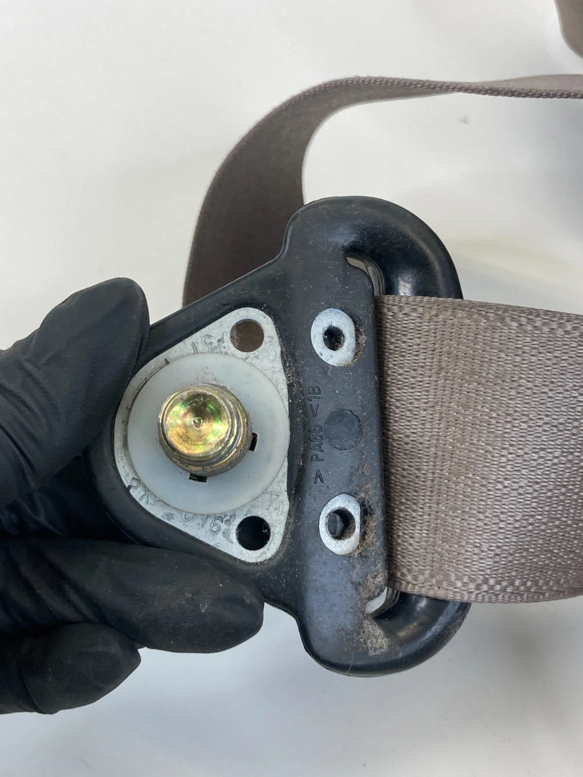 2002-2005 FORD EXPLORER FRONT RIGHT PASSENGER SIDE SEAT BELT RETRACTOR ASSY OEM