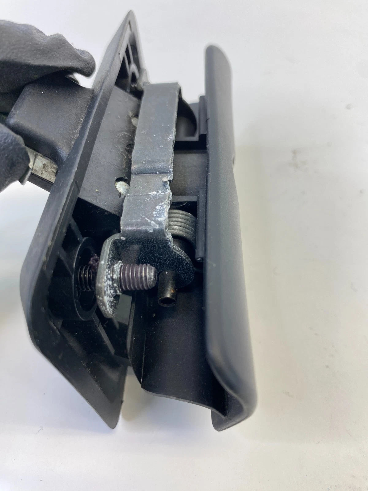 2001-2006 BMW 325i 330i 2007 2008 BMW 328XI 335XI GLOVE BOX LATCH HANDLE OEM