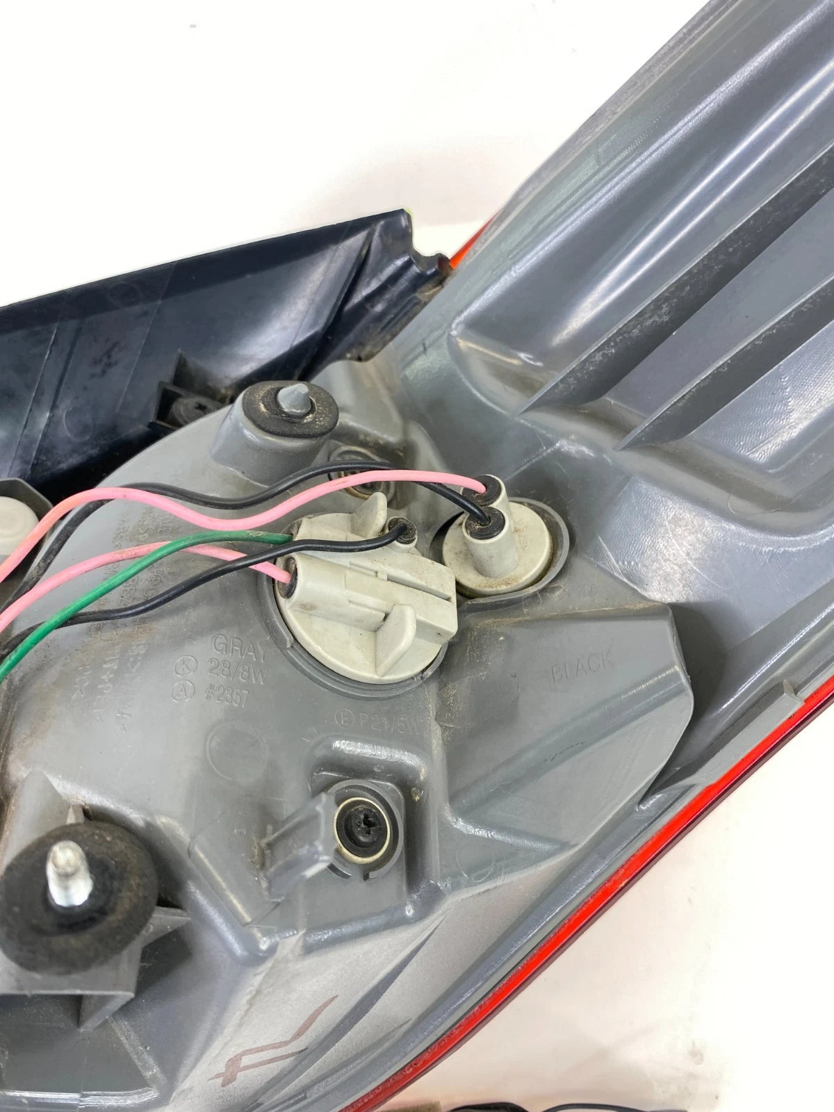 2011-2013 HYUNDAI ELANTRA SEDAN REAR LEFT SIDE OUTER TAILLIGHT LAMP OEM