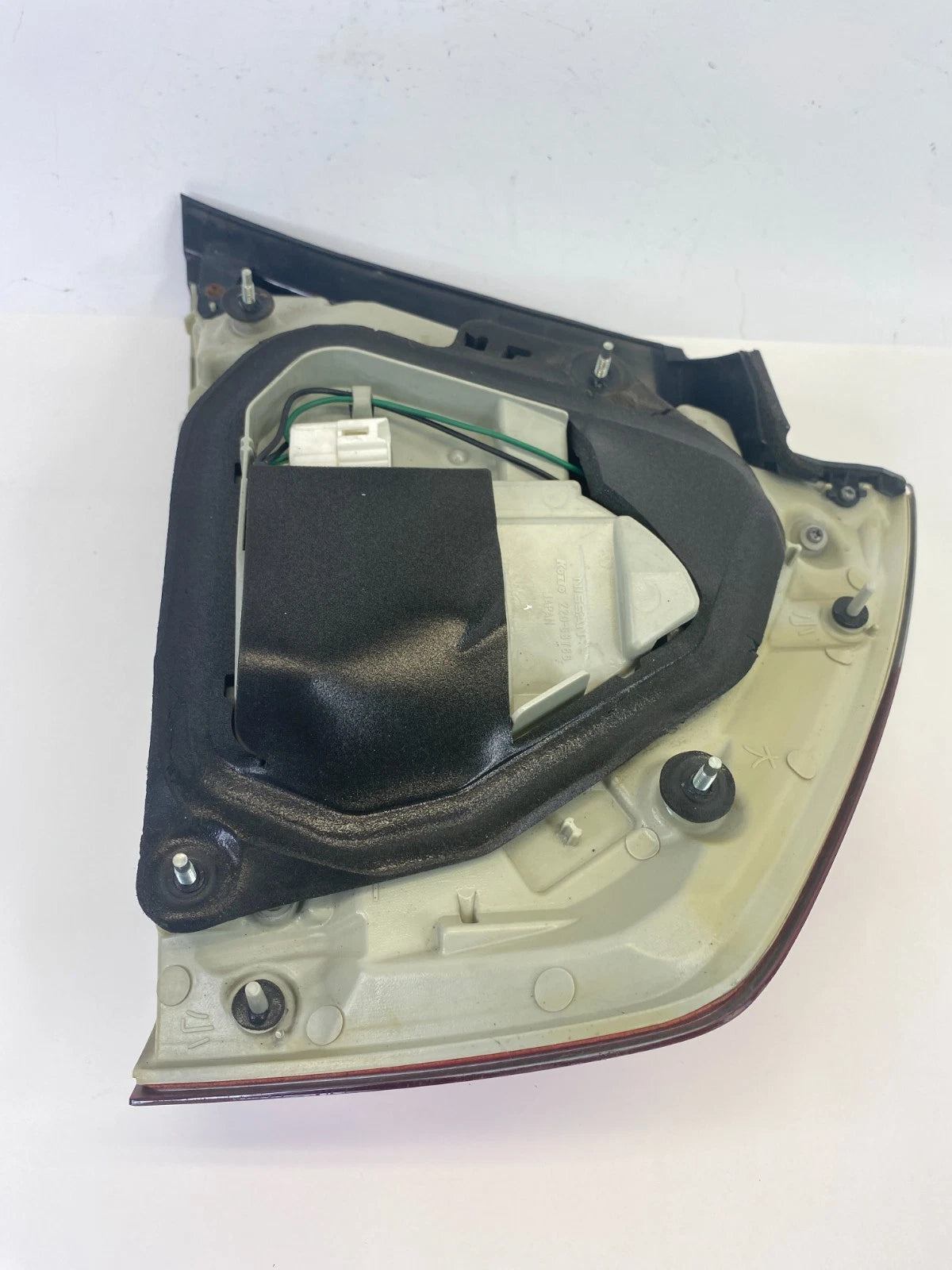 2006-2007 INFINITI M35 REAR LEFT DRIVER SIDE OUTER TAIL LIGHT LAMP 220-63788 OEM