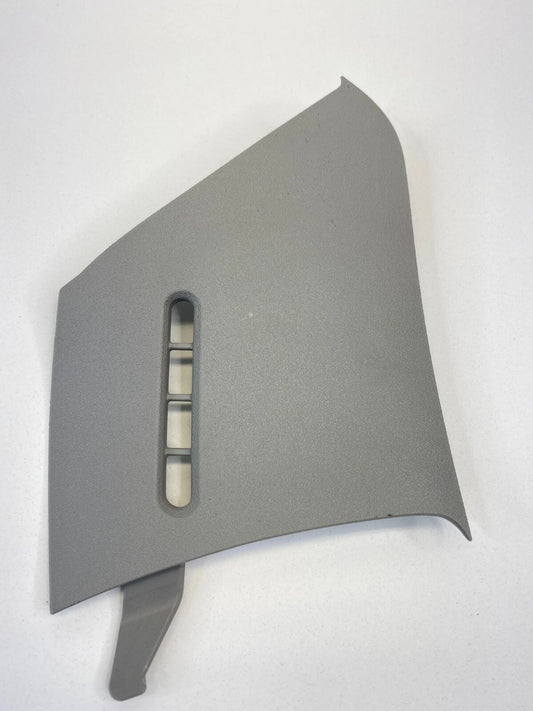 04-09 TOYOTA PRIUS FRONT RIGHT CORNER PILLAR GARNISH TRIM END COVER 62218-47010