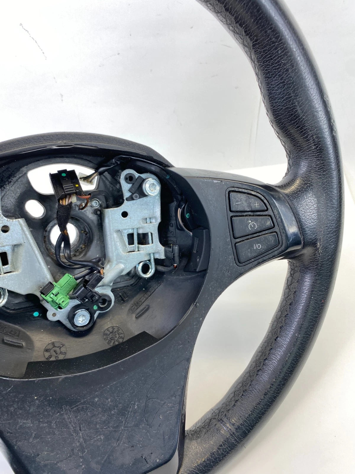 2004-2006 BMW X5 E53 STEERING WHEEL W/ MULTI FUNCTION SWITCHES LEATHER BLACK
