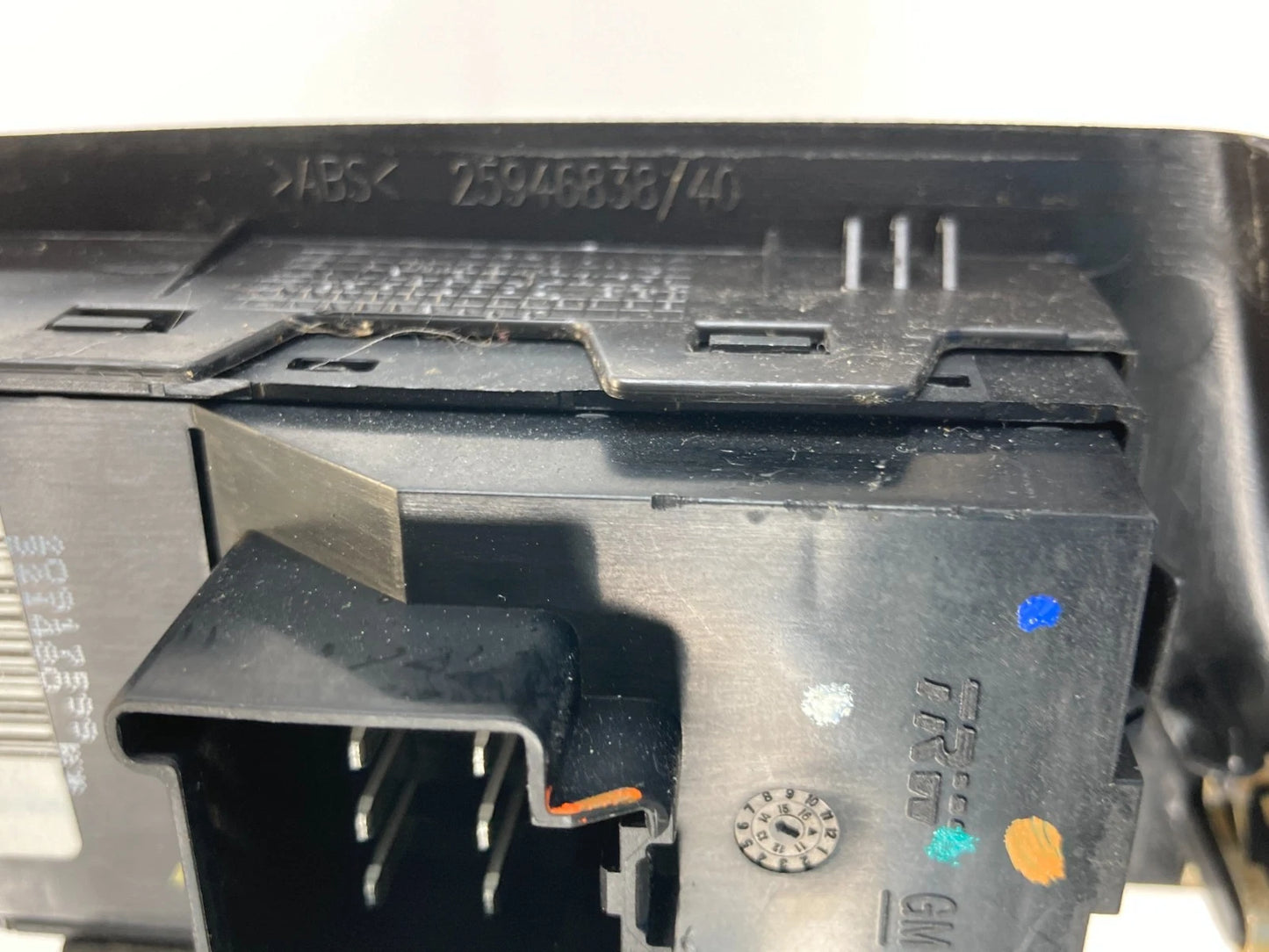 10-17 CHEVROLET EQUINOX FRONT LEFT MASTER POWER WINDOW & MIRROR SWITCH 20917599