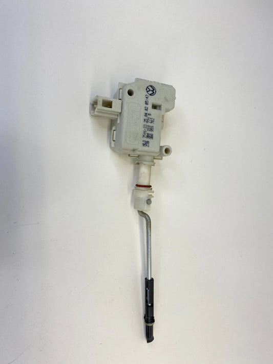 98-05 VOLKSWAGEN PASSAT WAGON FUEL DOOR RELEASE LATCH ACTUATOR OEM 3B0810773B
