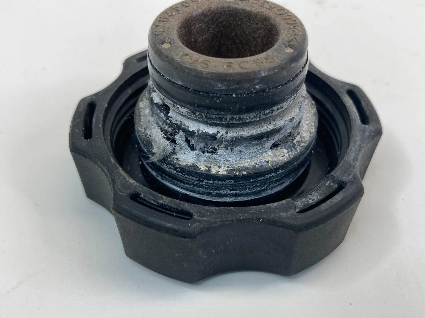 2008-2017 BUICK ENCLAVE 09-17 CHEVY TRAVERSE RADIATOR CAP 15042975 OEM