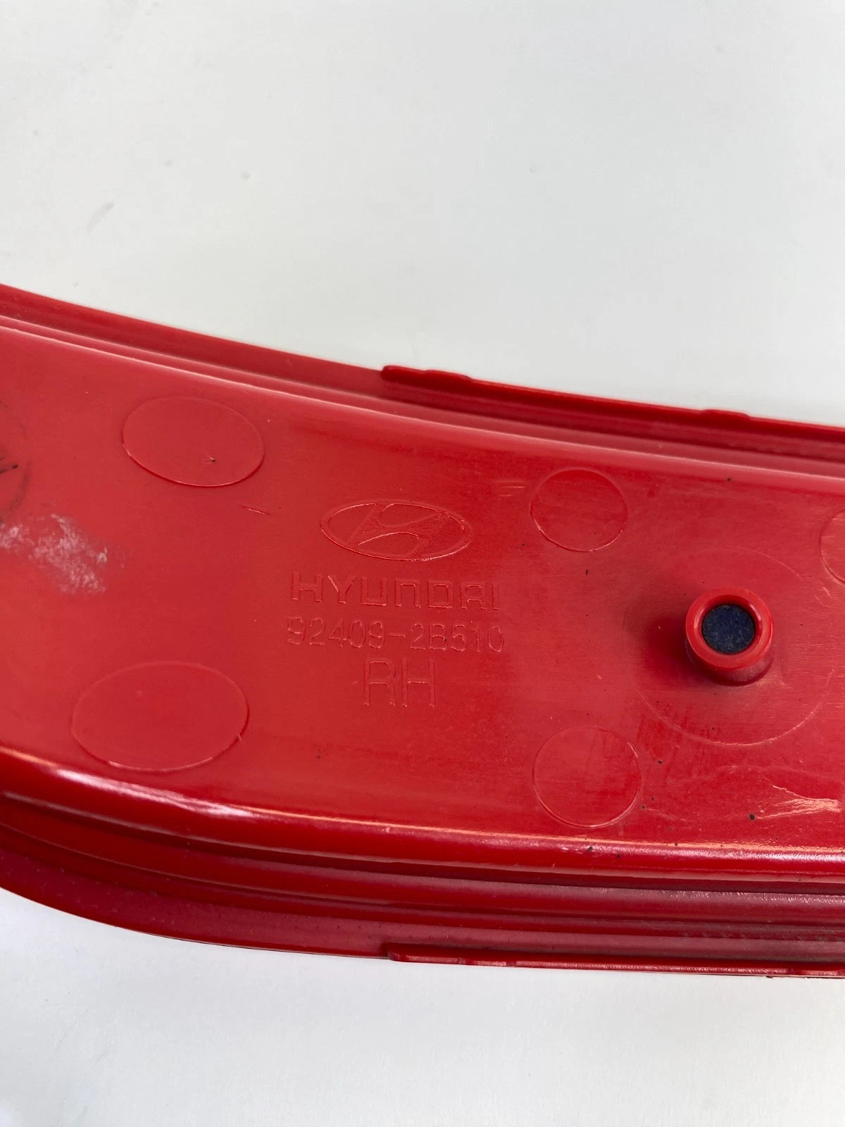 2010-2012 HYUNDAI SANTA FE REAR RIGHT SIDE BUMPER REFLECTOR 92409-2B510 OEM
