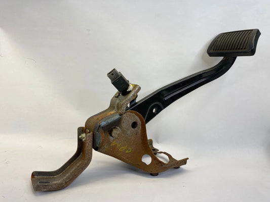 14 15 16 17 18 19 KIA SOUL AUTOMATIC TRANSMISSION BRAKE PEDAL LEVER ASSY OEM