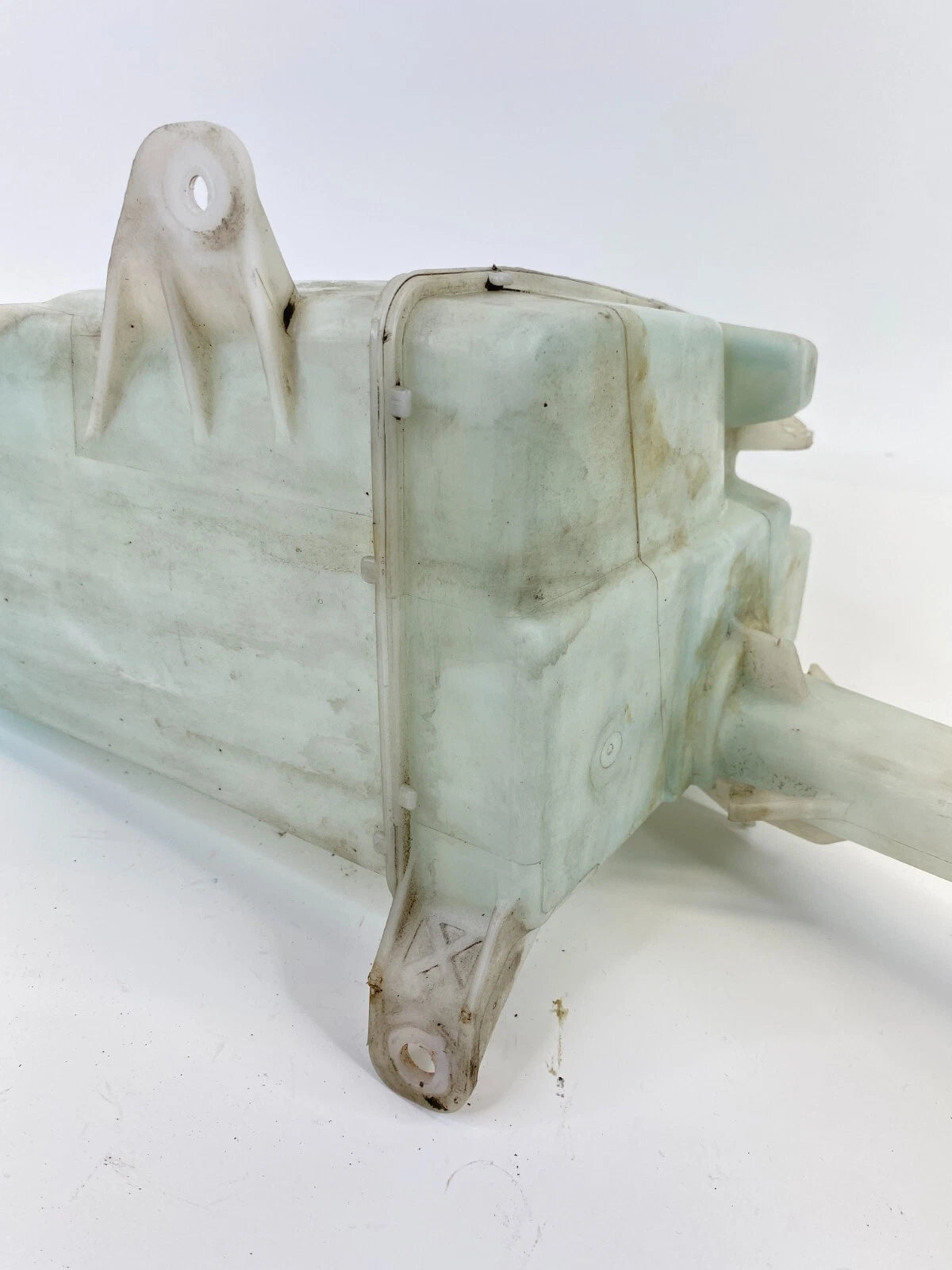 2001-2003 TOYOTA RAV4 WINDSHIELD WIPER FLUID RESERVOIR TANK BOTTLE ASSEMBLY OEM