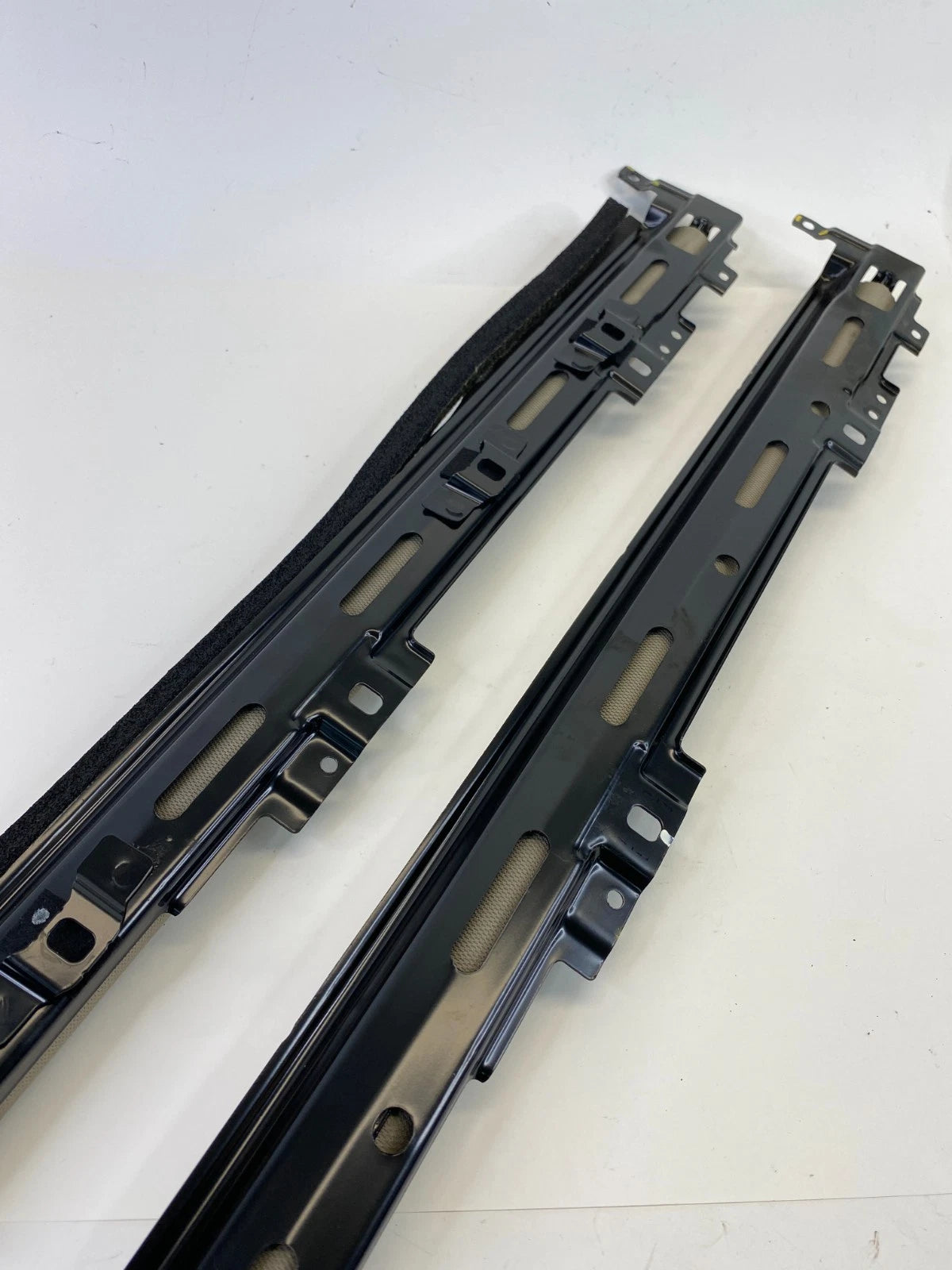 2013-2017 HYUNDAI ELANTRA GT PANORAMIC SUNROOF ROLLER SUNSHADE 81660-A5000