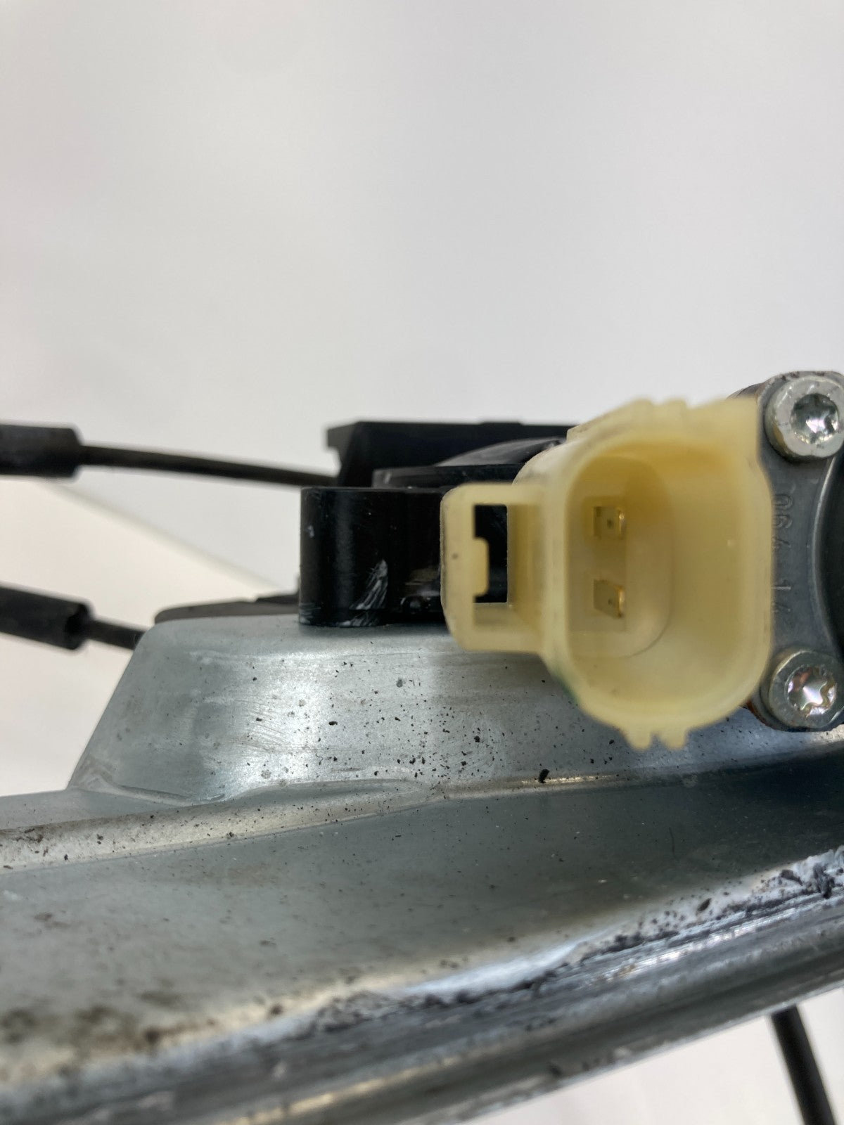 2013-2019 Ford Escape Front Left Side Door Window Regulator W/ Motor OEM