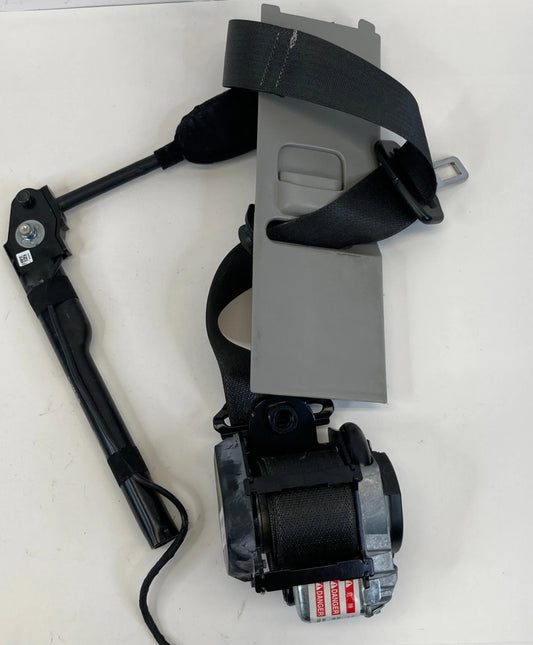 11-16 CHEVROLET CRUZE FRONT LEFT SEAT BELT RETRACTOR & TENSIONER OEM 616263700C