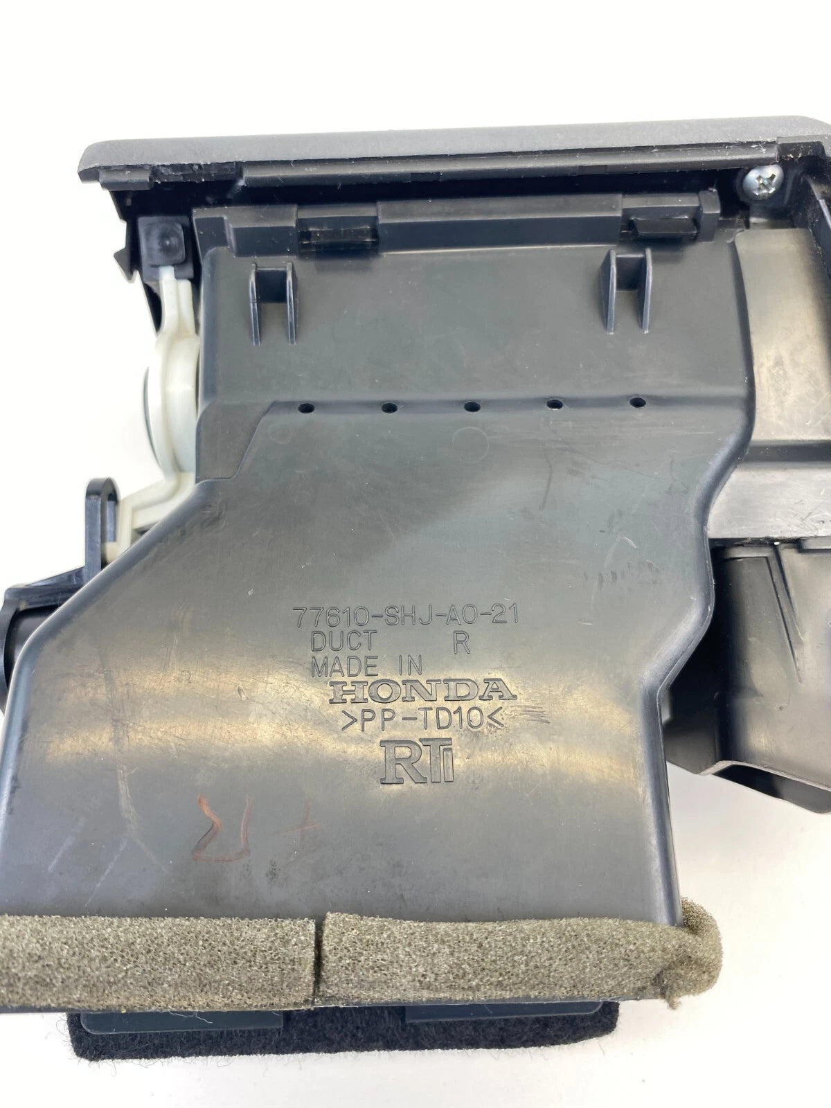 2005-2010 HONDA ODYSSEY DASH RIGHT AC AIR VENT GRILLE OUTER 77610-SHJ-A0-21 OEM