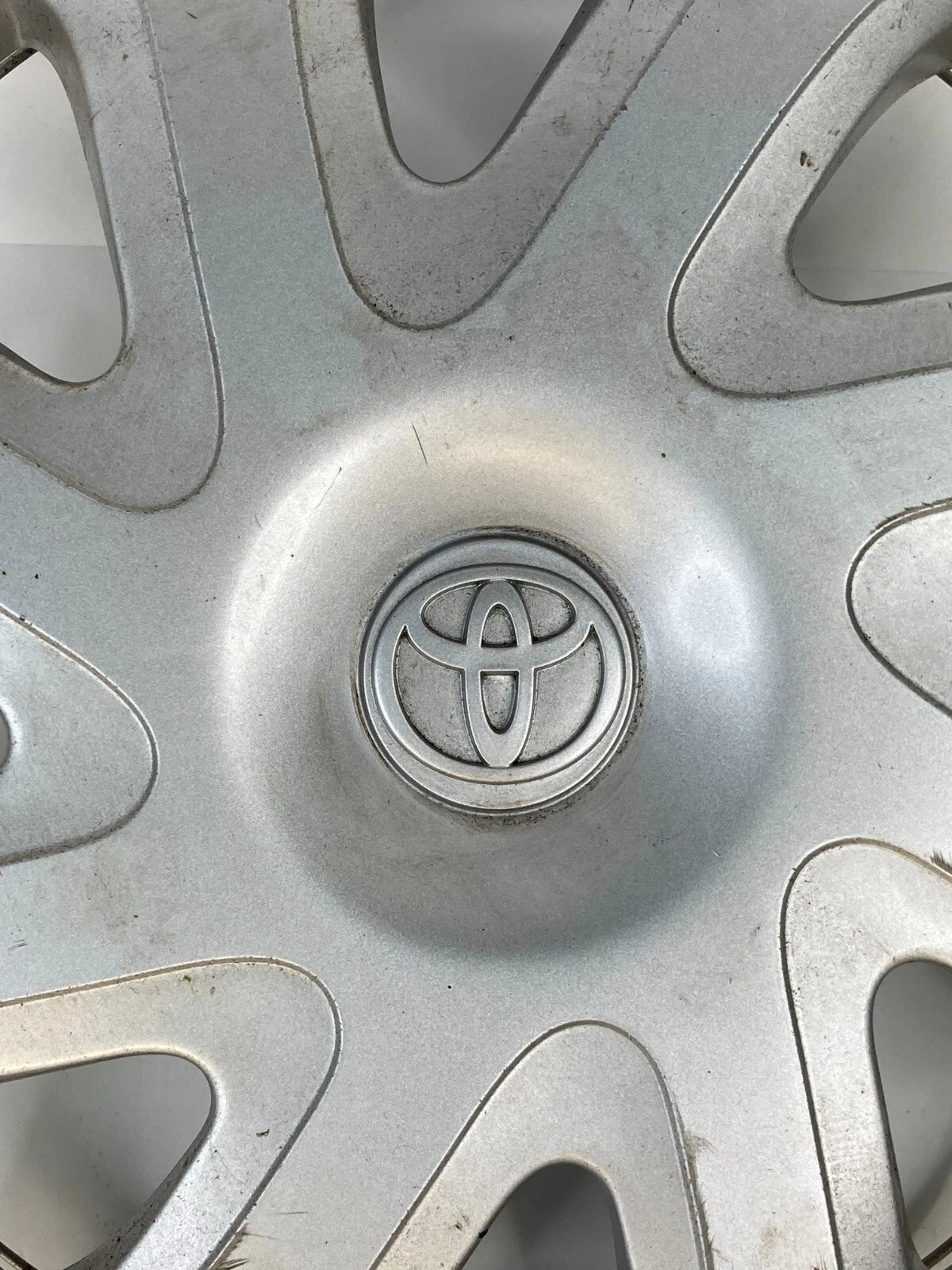 2000 2001 2002 TOYOTA COROLLA RIM WHEEL CENTER CAP HUBCAP HUB CAP 42621AB030 OEM