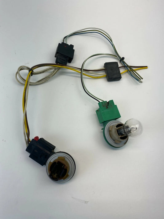 2008-2010 CHRYSLER TOWN & COUNTRY REAR TAIL LIGHT WIRING HARNESS CONNECTOR OEM