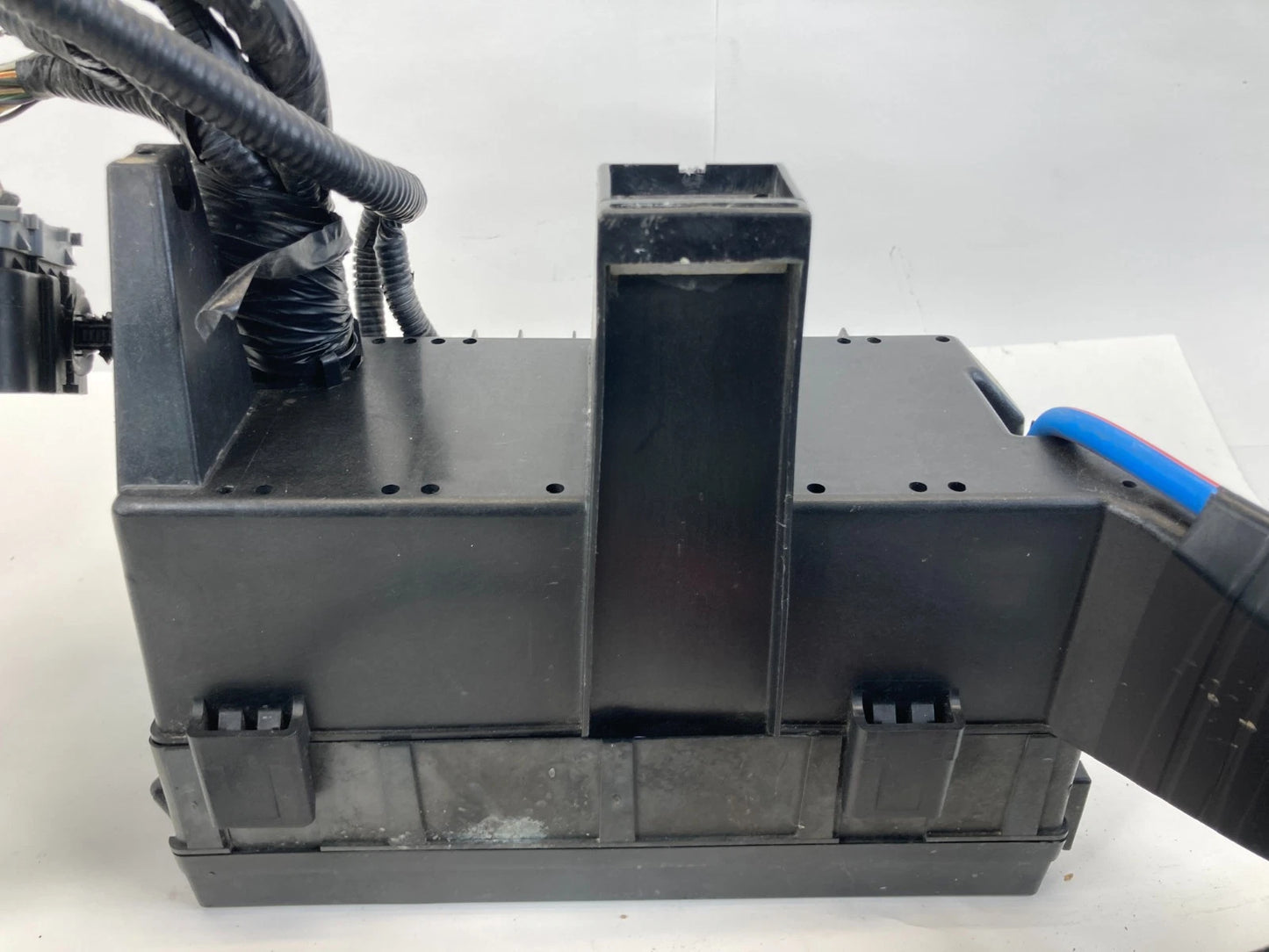 11-15 EXPLORER INTERCEPTOR UTILITY 3.7L ENGINE FUSE RELAY BOX BLOCK MODULE ASSY