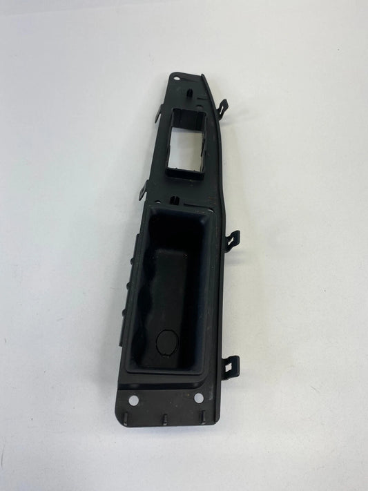 11-17 JEEP PATRIOT REAR RIGHT SIDE DOOR WINDOW SWITCH BEZEL TRIM W PULL HANDLE