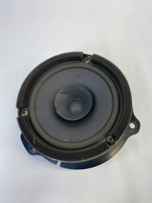 2001-2005 SUZUKI GRAND VITARA FRONT RIGHT PASSENGER DOOR SPEAKER 39350-60G00 OEM