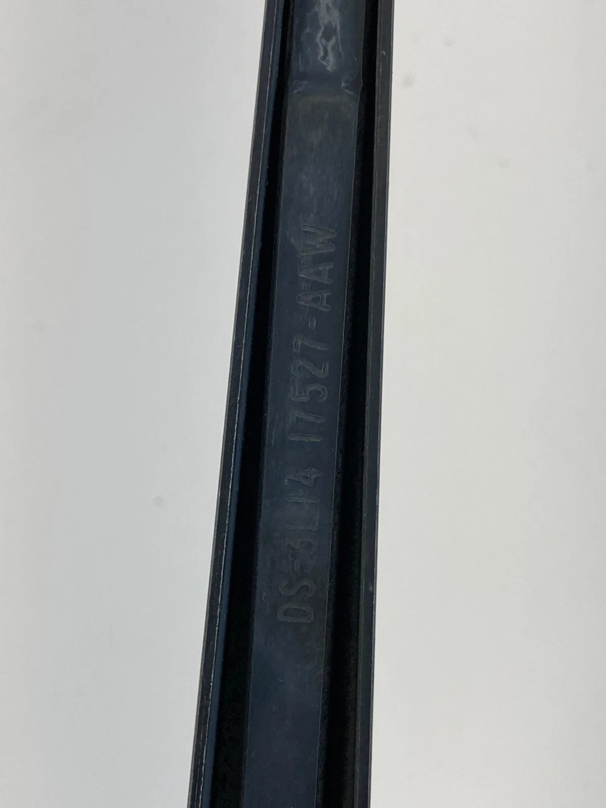 03 04 05 06 LINCOLN NAVIGATOR FRONT RIGHT & LEFT WINDSHIELD WIPER ARM PAIR OEM