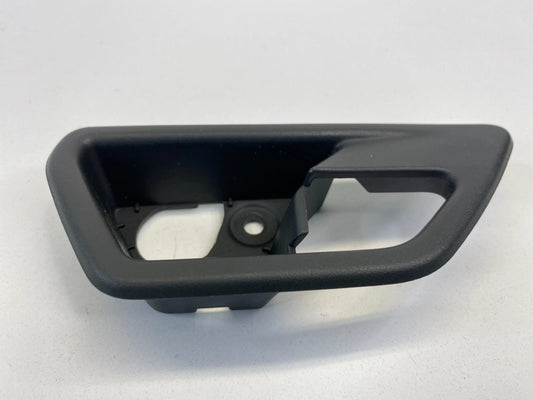 2009 2010 DODGE JOURNEY FRONT RIGHT INTERIOR DOOR HANDLE BEZEL TRIM 100000254
