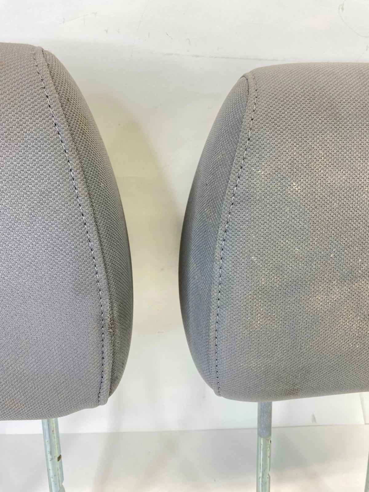 2004 2005 FORD F-150 FRONT LEFT & RIGHT SEAT HEADREST HEAD REST SET CLOTH OEM
