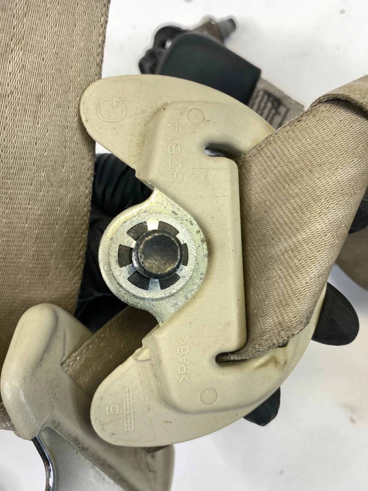 2010-2012 SUBARU OUTBACK FRONT RIGHT PASSENGER SIDE SEAT BELT RETRACTOR OEM