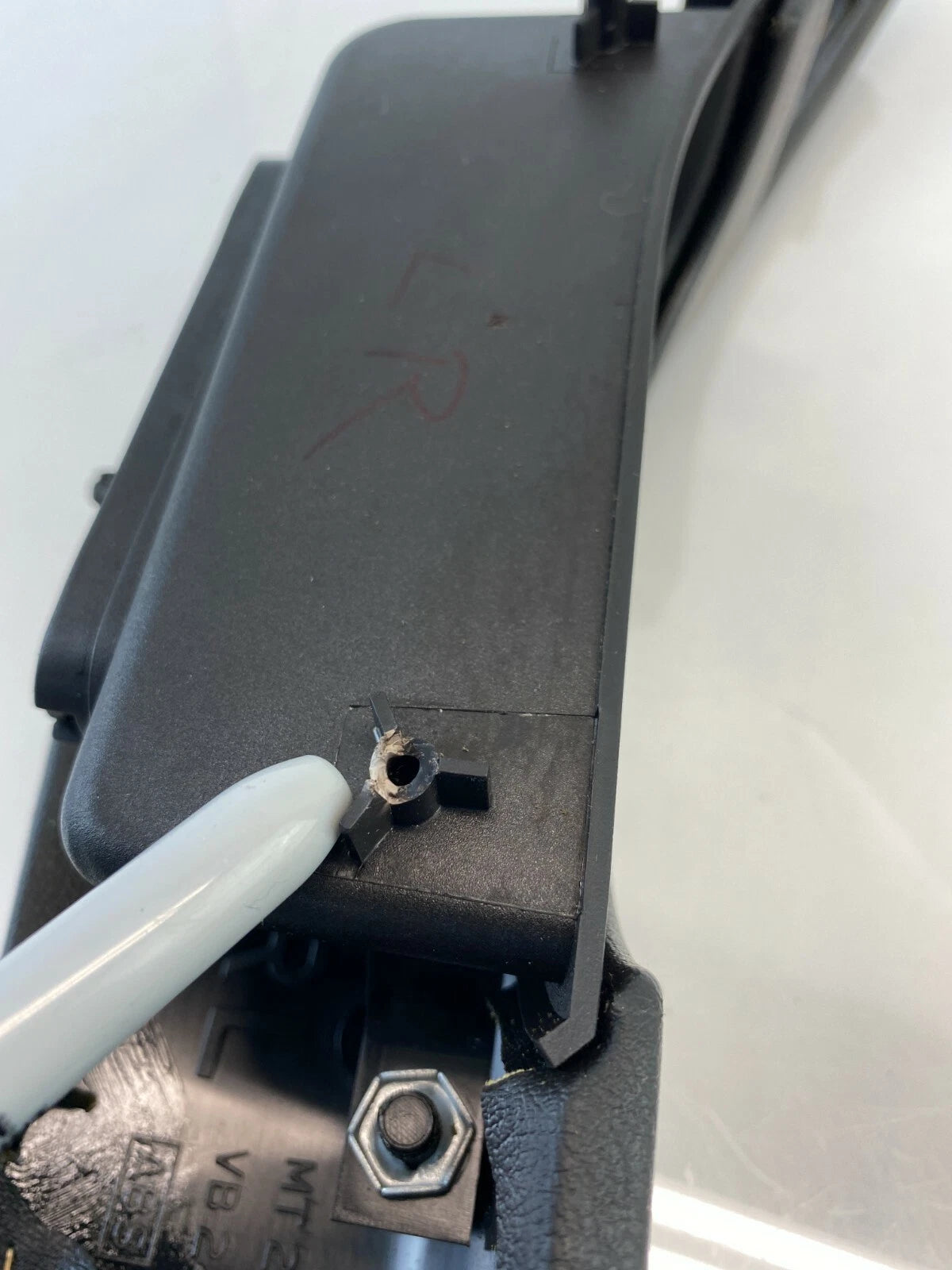 2003-2006 JAGUAR S-TYPE REAR LEFT SIDE DOOR ARMREST ARM REST PANEL TRIM RR LH
