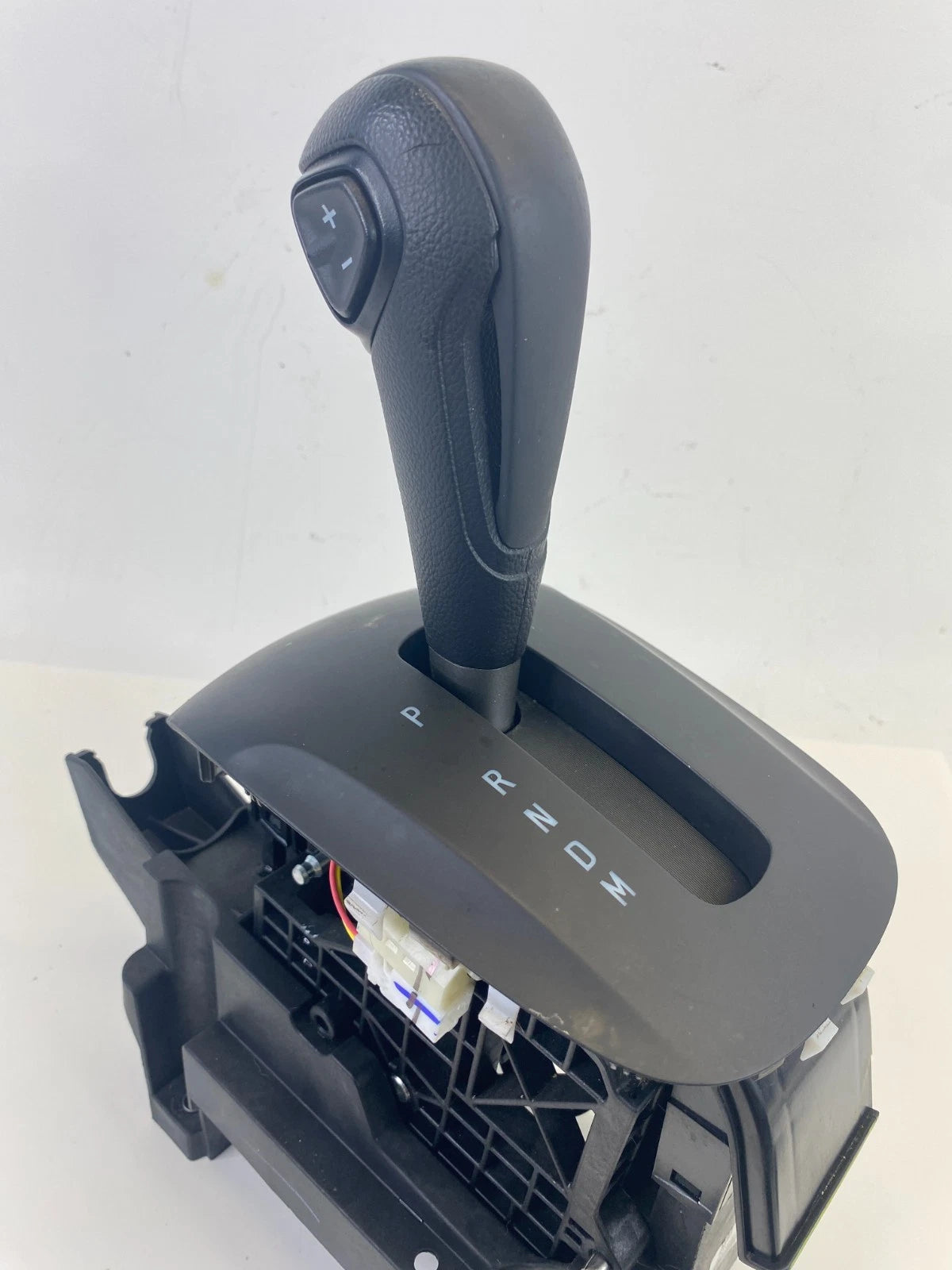 2017-2022 CHEVY TRAX A/T TRANSMISSION FLOOR GEAR SHIFTER LEVER ASSY 42643055 OEM