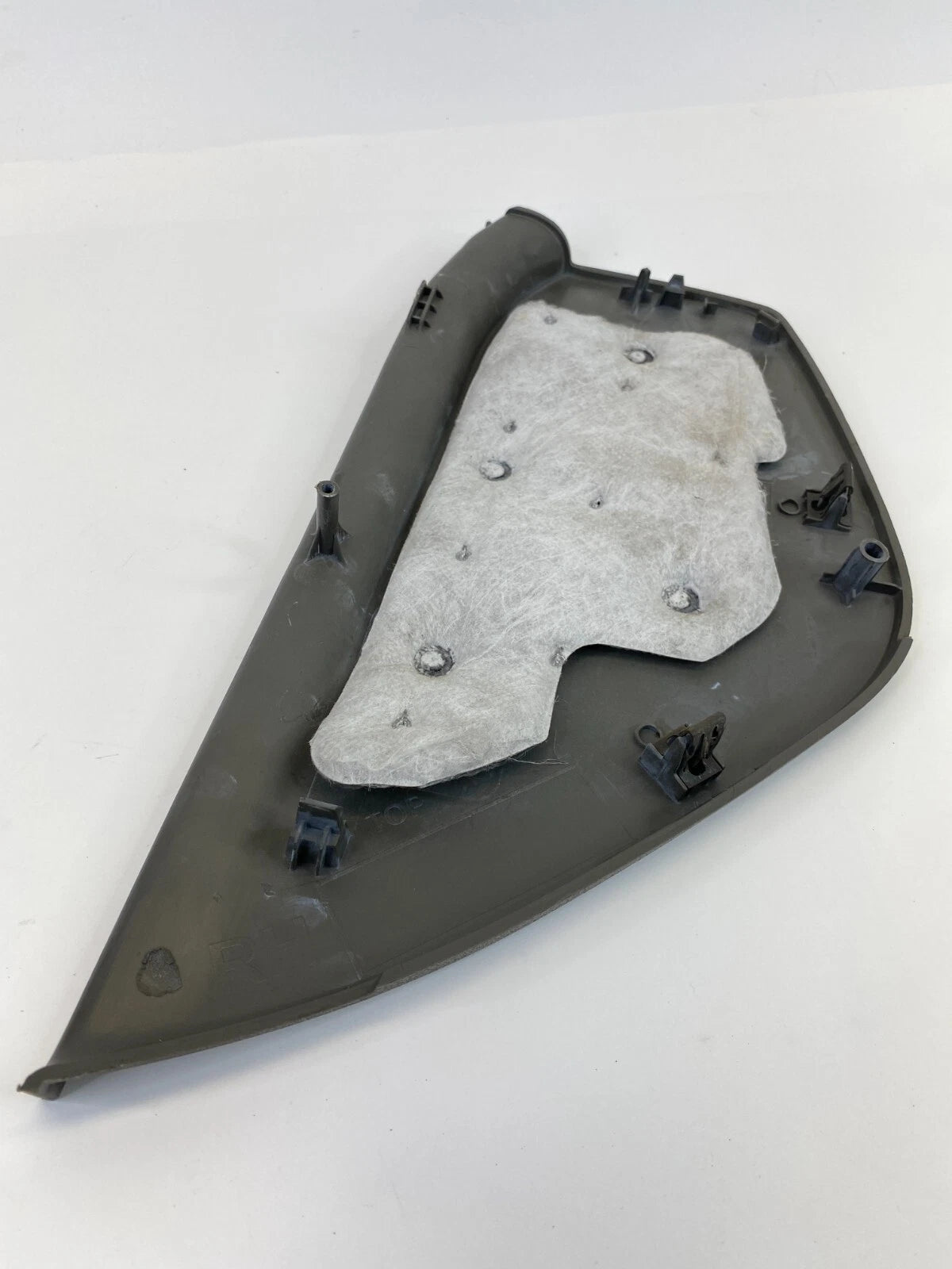 2005 06 2007 JEEP GRAND CHEROKEE DASH PANEL PASSENGER SIDE END CAP COVER OEM