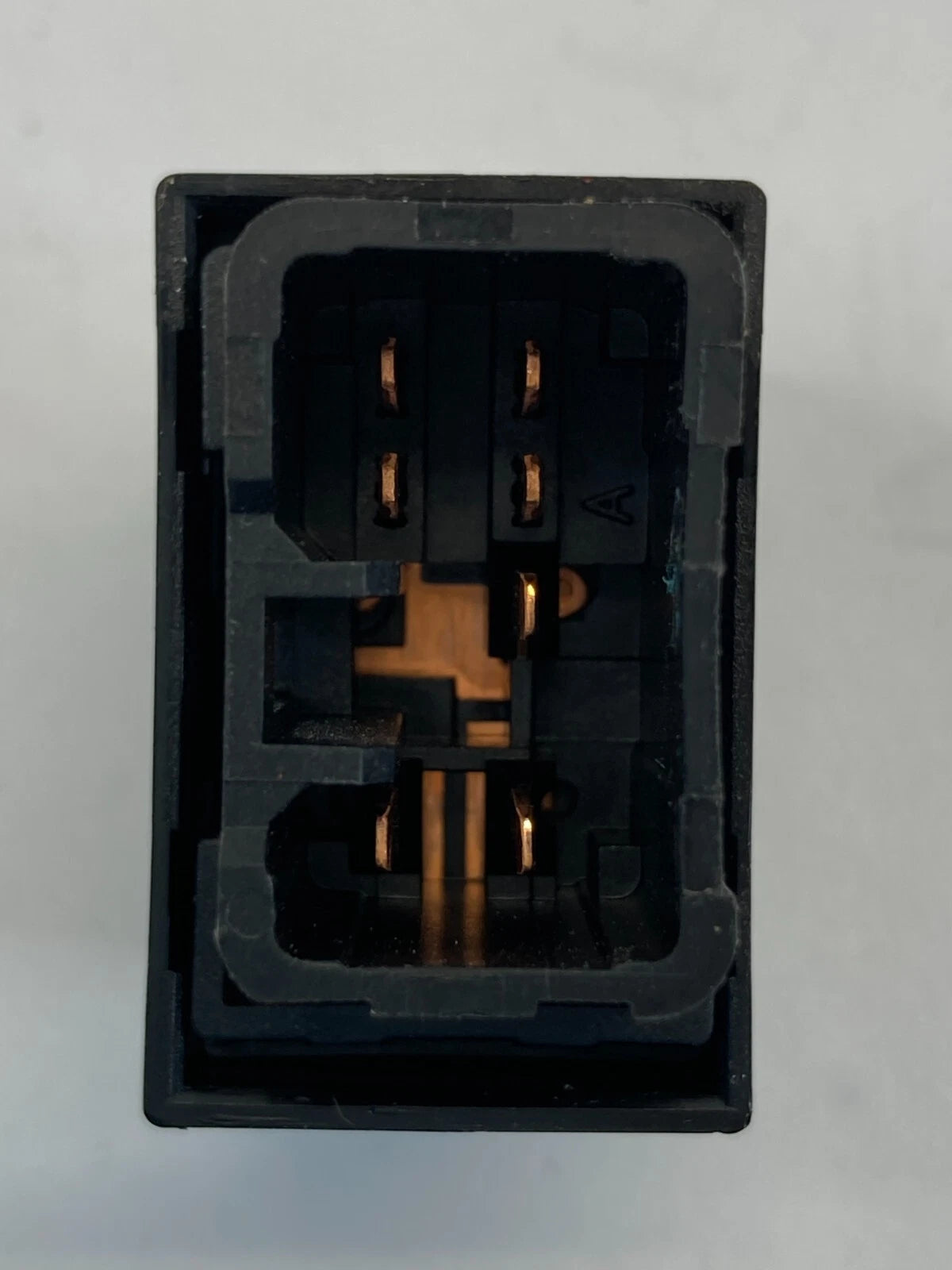 05-10 KIA SPORTAGE BACK REAR RIGHT SIDE POWER WINDOW SWITCH CONTROL BUTTON OEM
